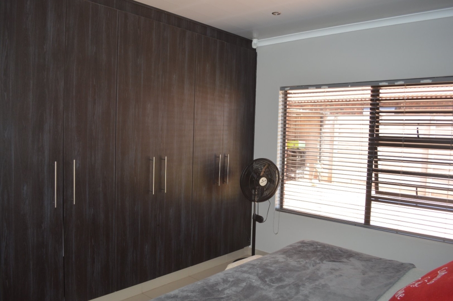 3 Bedroom Property for Sale in Flamwood North West